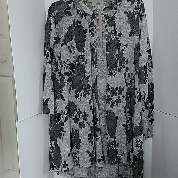 OneA Beach Coverup Gray Floral Gauzy Tie Front L - Picture 3 of 12